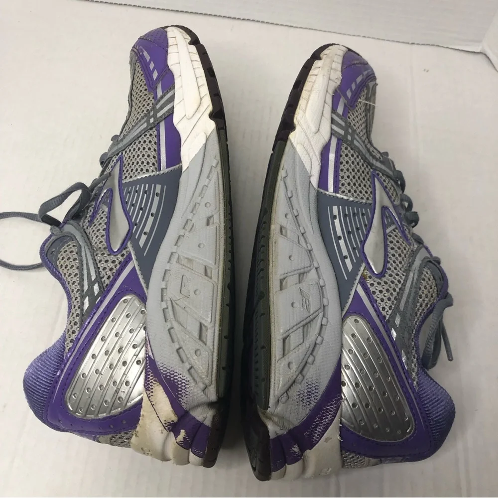 Brooks Sneakers Womens Size 9 Addiction 11 Running Shoes Purple Gray Silver DNA